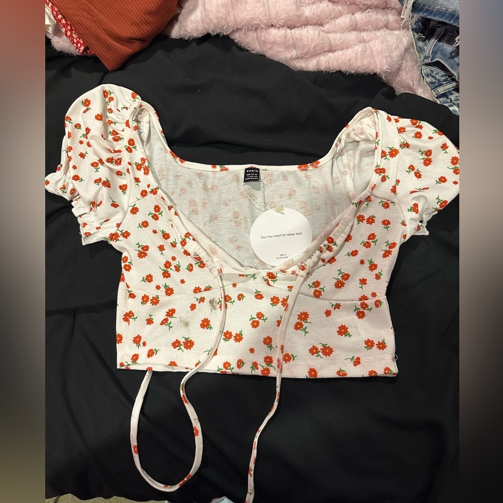 SHEIN White and Orange Floral Puff Sleeve Crop Top